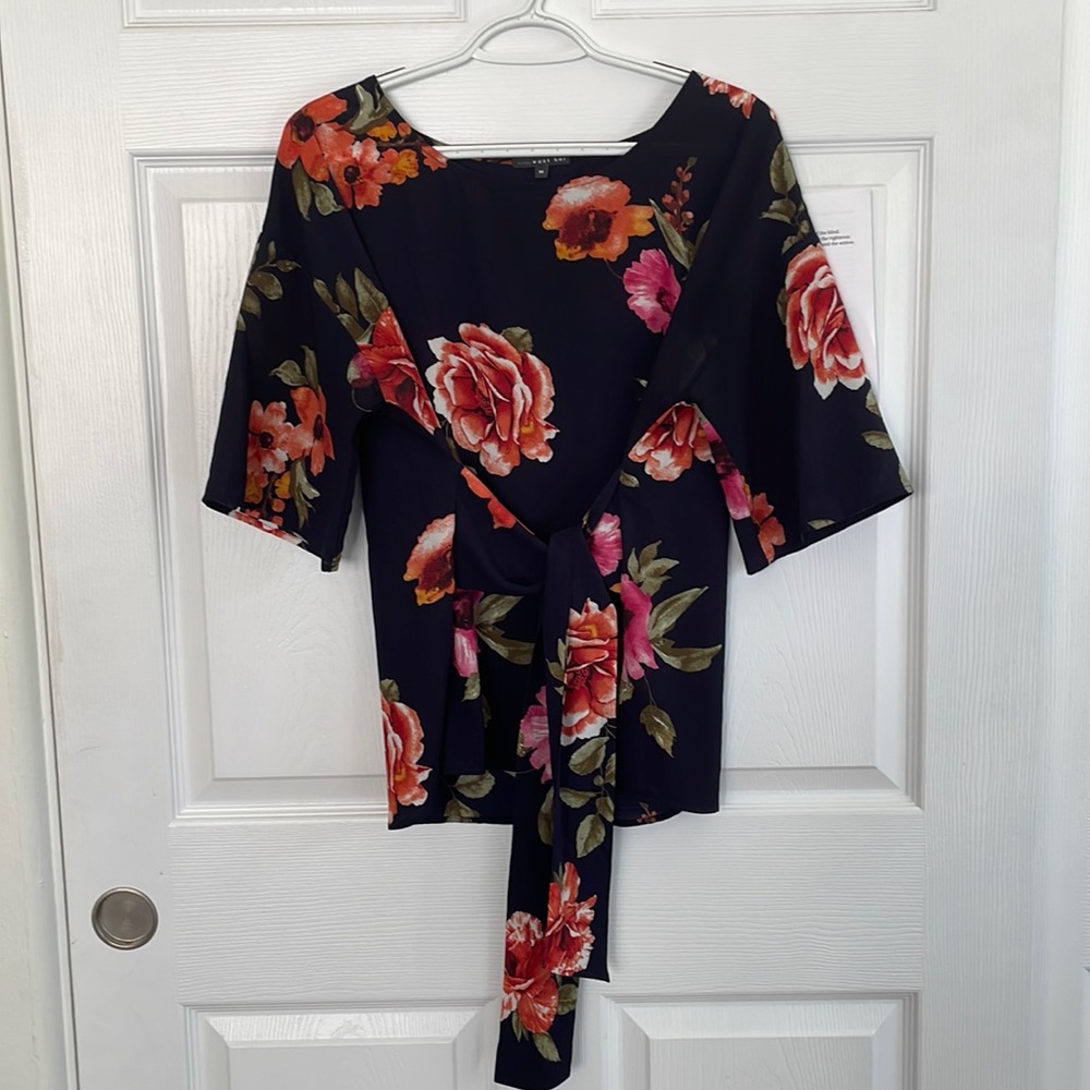 West Kei - Julianne Tie Front Blouse | M | Navy